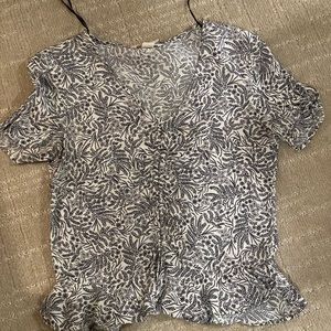 White and black casual blouse